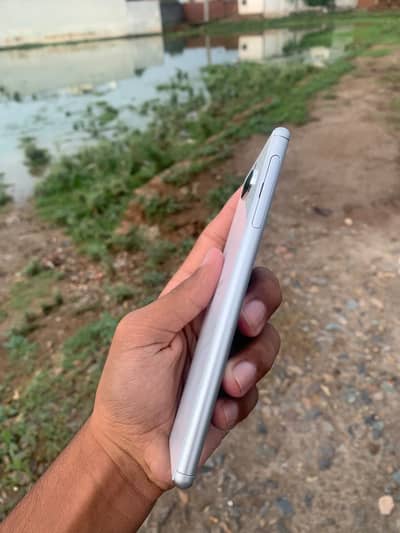 Sony Xperia 8