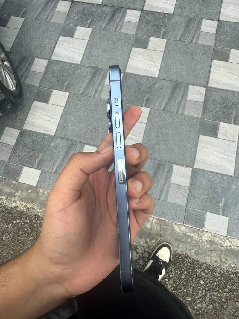 Apple iPhone 13 Pro Max 3