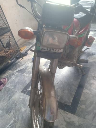 Honda 125cc red 13 model