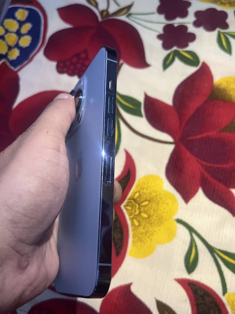 Apple iPhone 13 Pro 1