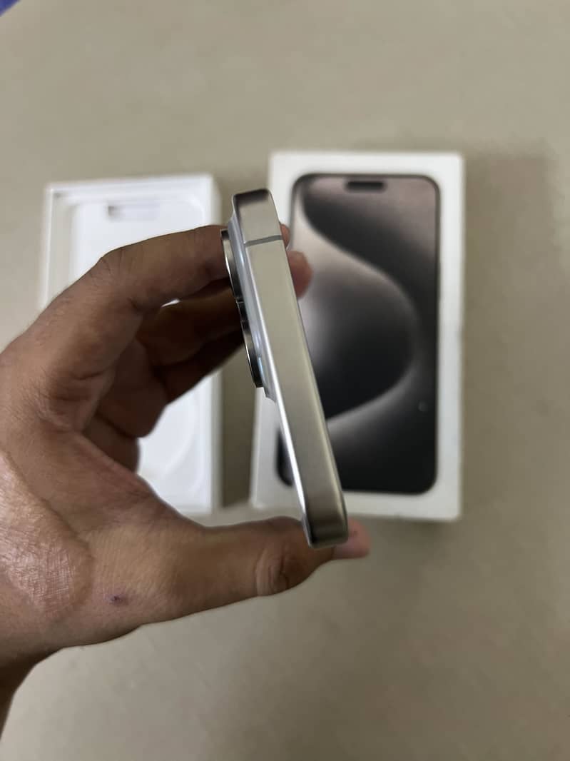 iPhone 15 Pro Max 3