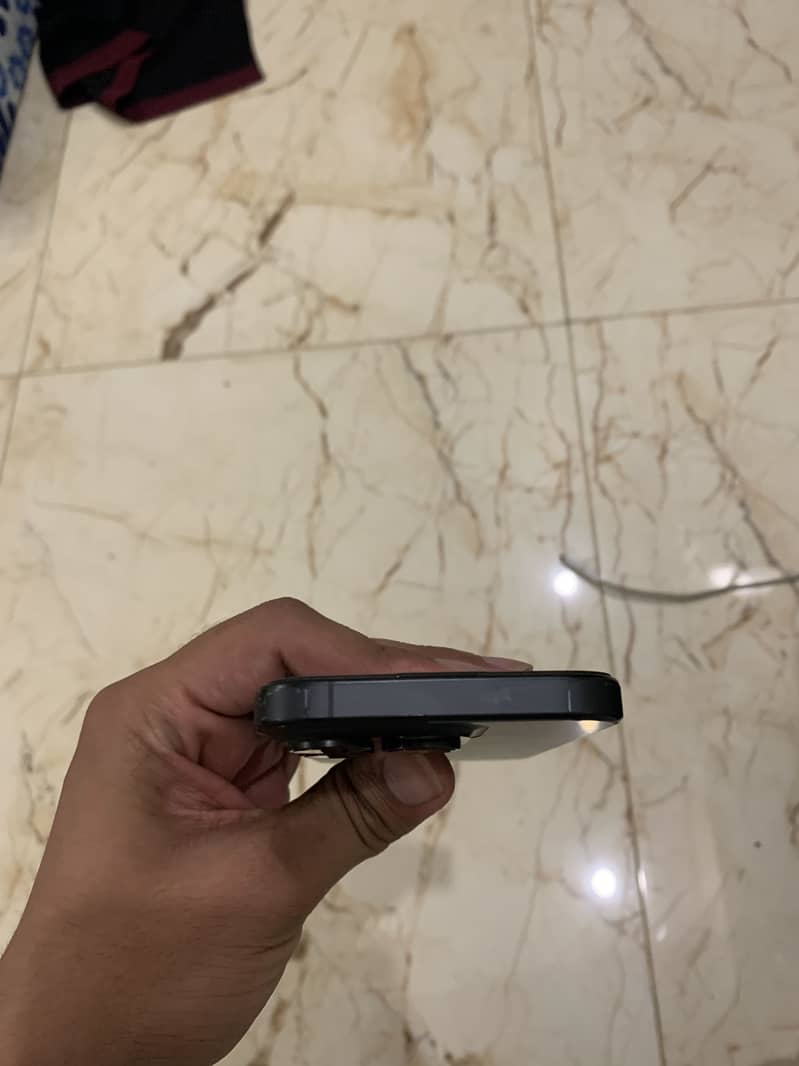 15 pro 4