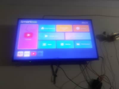 Title: Orient 40 Inch LED TV with Android Box & 2 Remotes