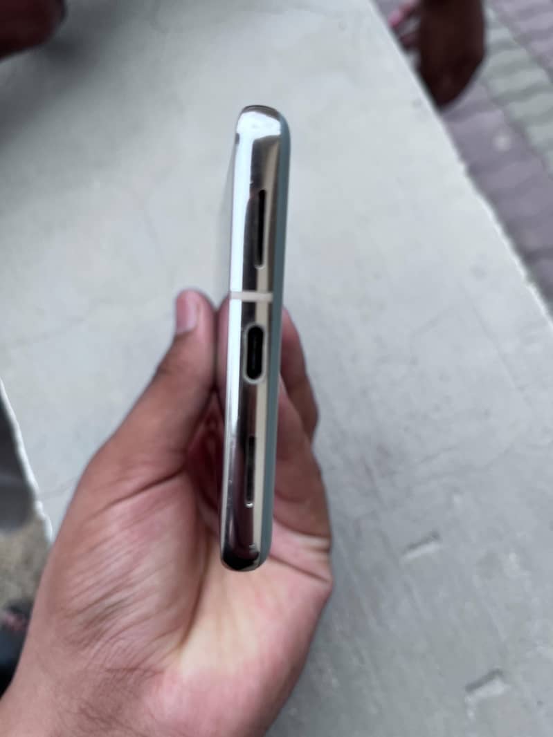 Google Pixel 7 Pro 6