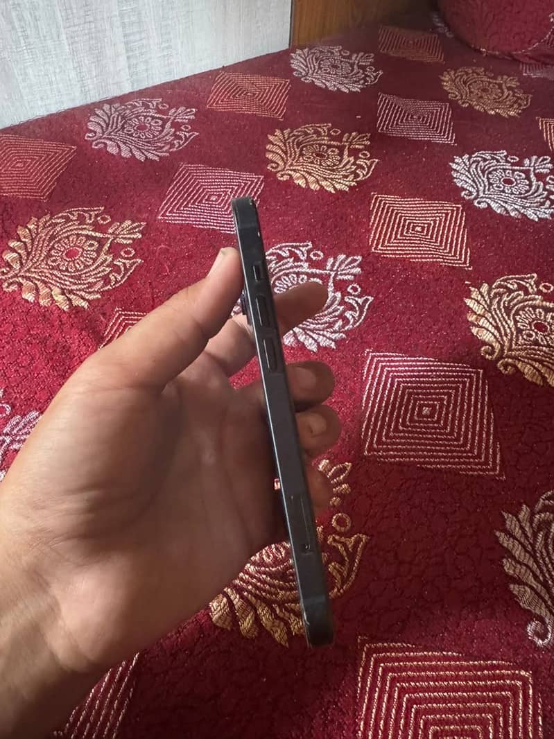 Apple iPhone 13JV 3