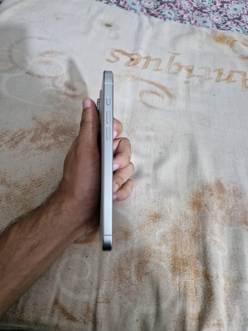Iphone 15 Pro max 6