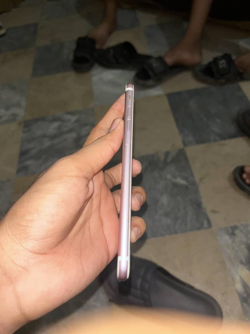 Apple iPhone 7 plus 2