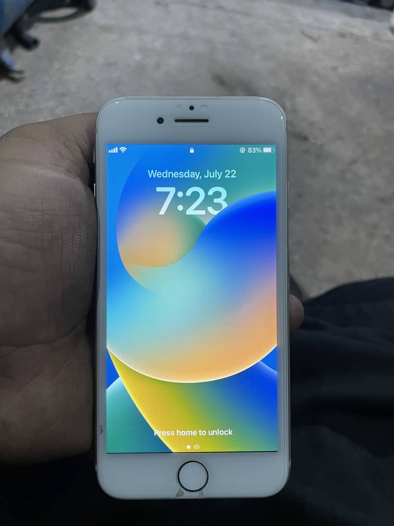 Apple iPhone 8 1