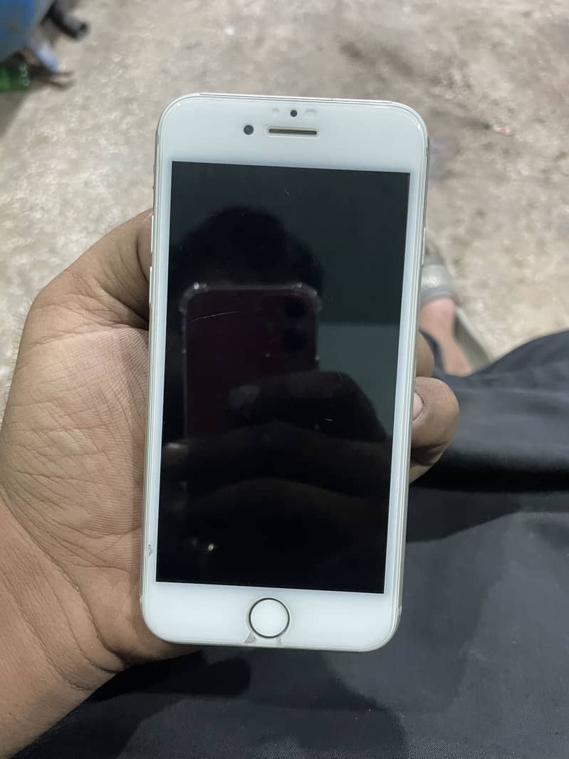 Apple iPhone 8 3