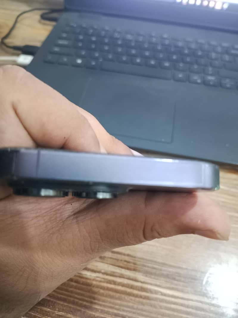 Apple iPhone 14 Pro 1