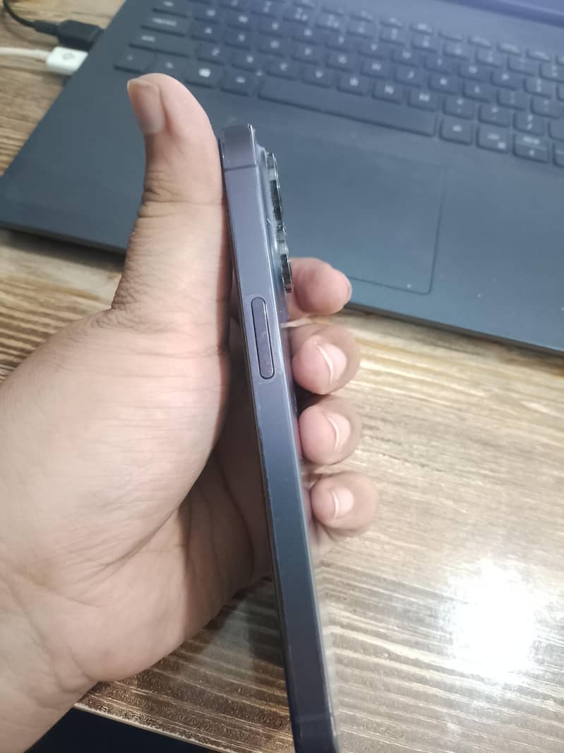 Apple iPhone 14 Pro 2