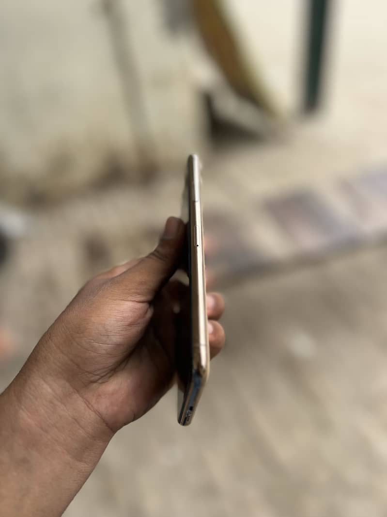 iPhone 11 Pro Max 1