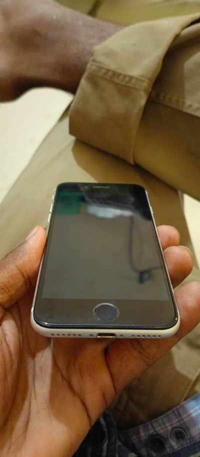 Apple iPhone SE