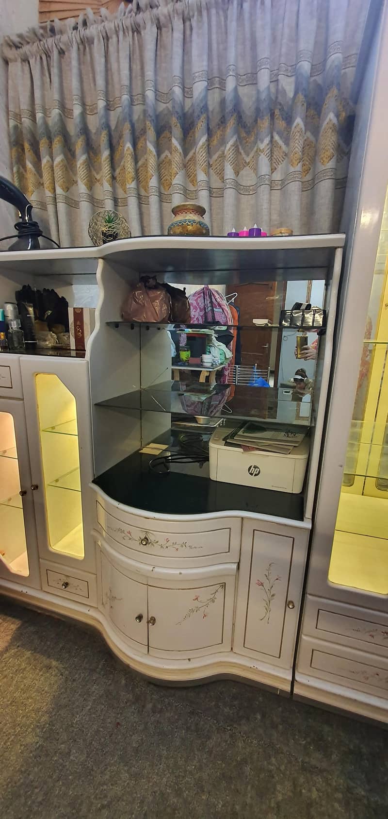 Wall Unit Divider Showcase 3