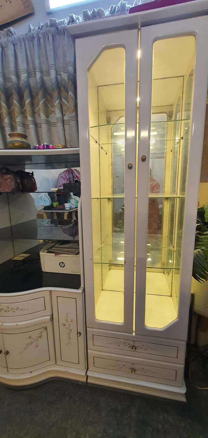 Wall Unit Divider Showcase 5