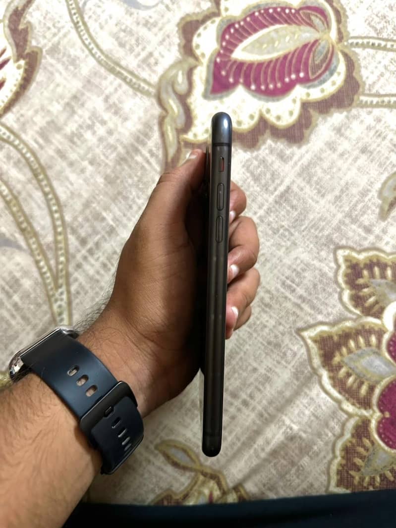 iPhone 11 2