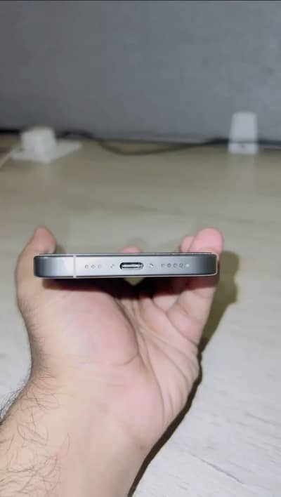 Iphone 16 pro jv natural