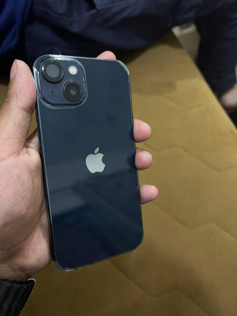 Apple iPhone 13 4