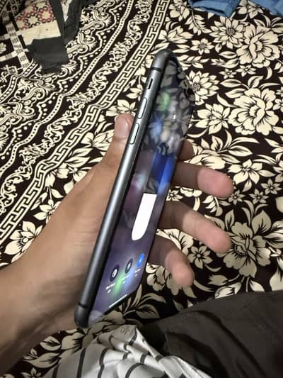 I phone 11 contact only on whatsapp 03275155085