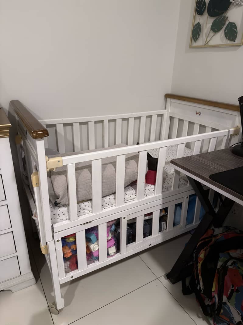Baby cot 1