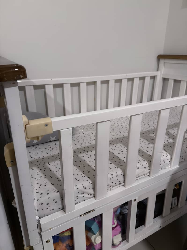 Baby cot 3