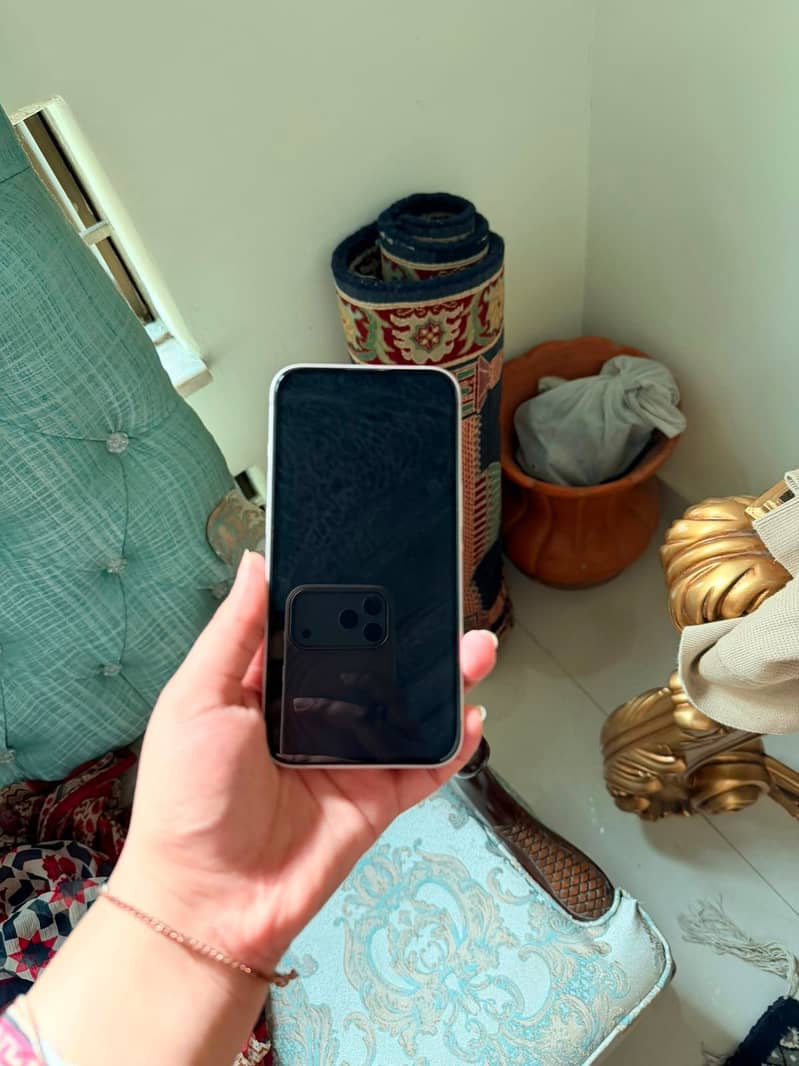 Apple iPhone 13 4