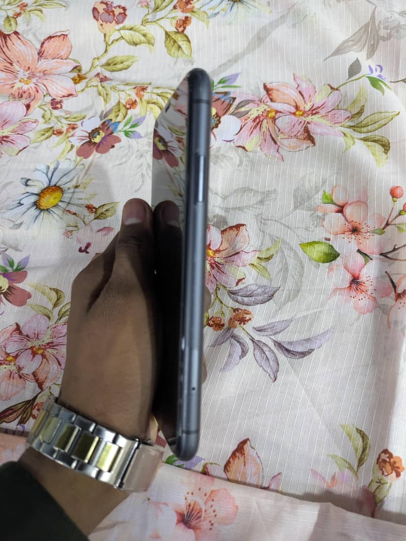 Apple iPhone 11 5