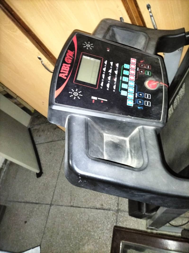 gym running machine 1