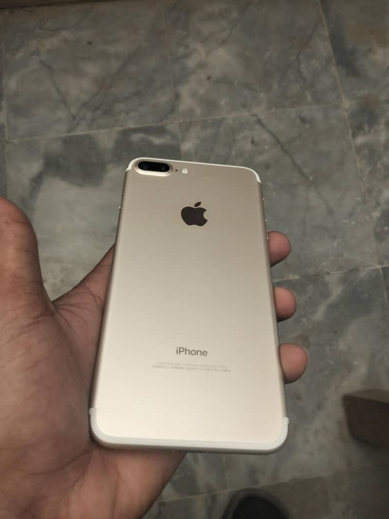 Apple iPhone 7 Plus 0