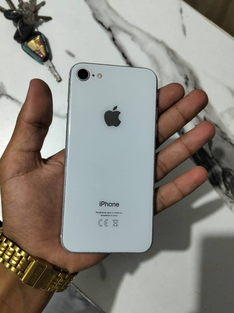 Apple iPhone 8 0