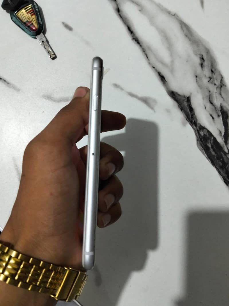 Apple iPhone 8 3
