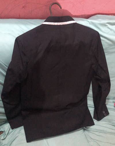 court pent three piece