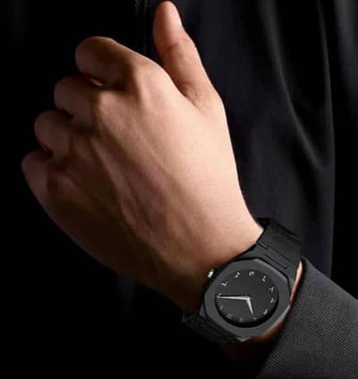 Black and white Arabic aura watch