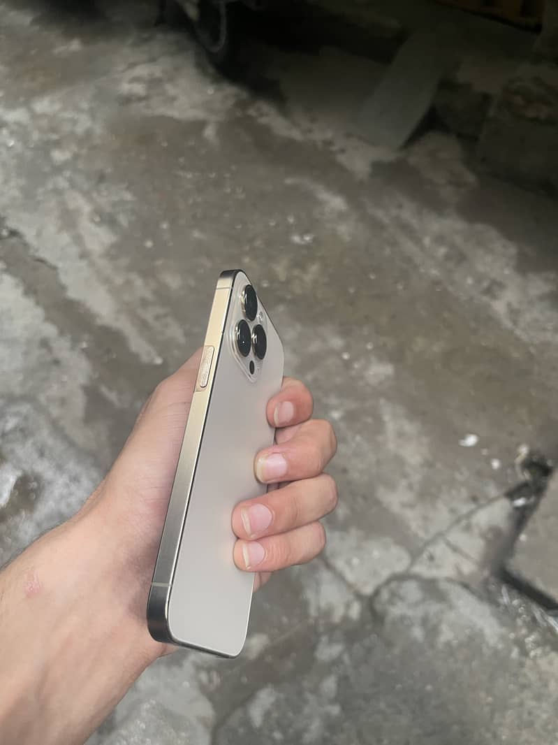 Apple iPhone 13 Pro 1