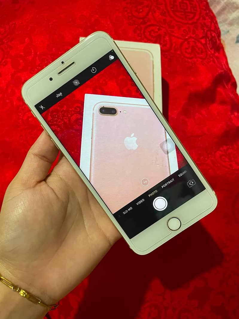 Apple iPhone 7 Plus 2