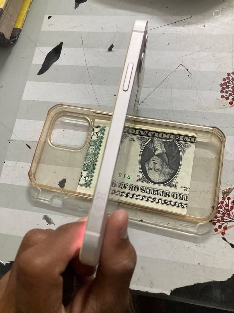 IPHONE 12 4