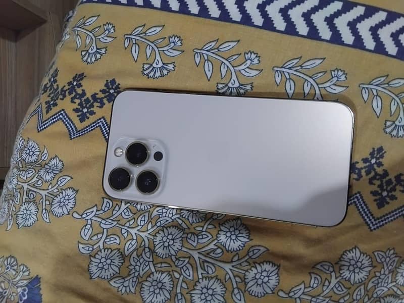 Apple iPhone 13 Pro 8