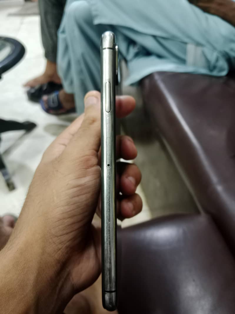 Apple iPhone X 2