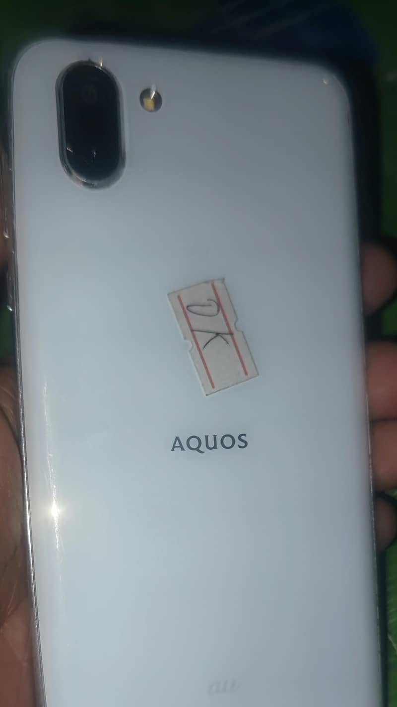 Sharp Aquos R2 0