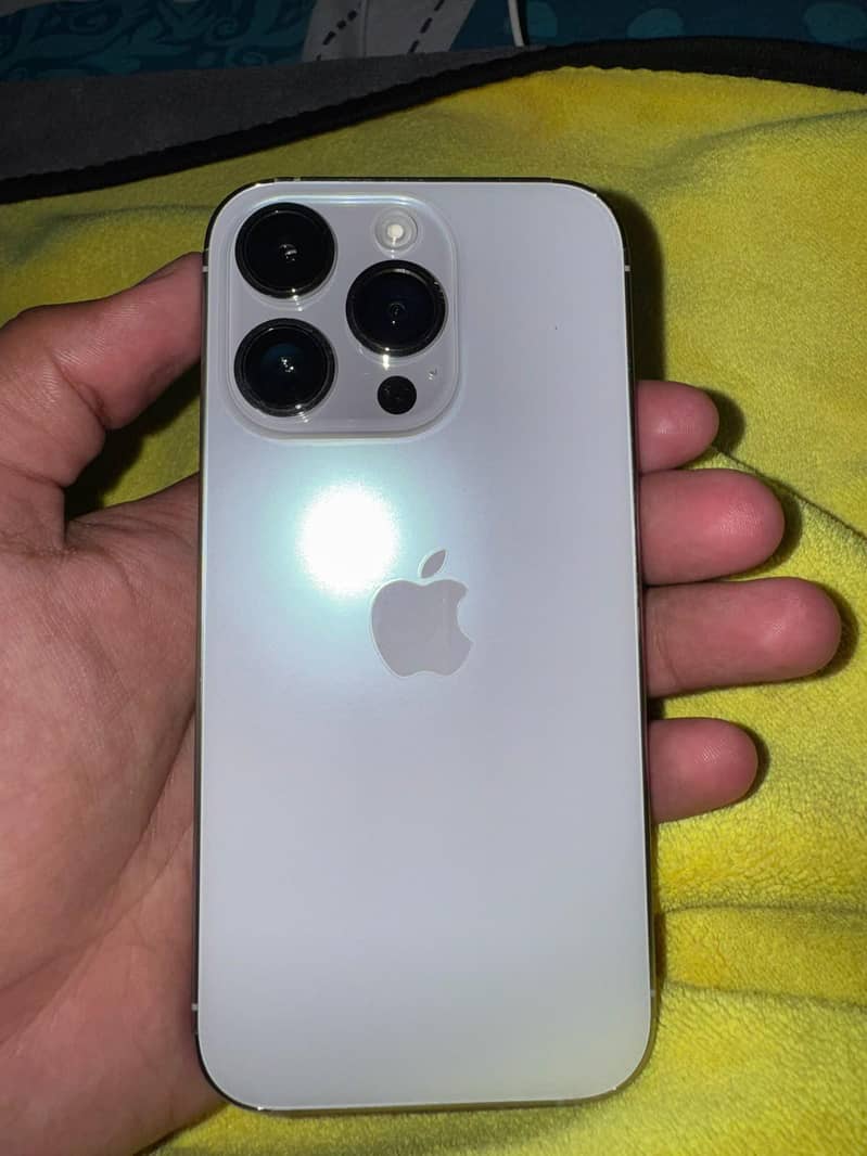 Apple iPhone 14 Pro 0