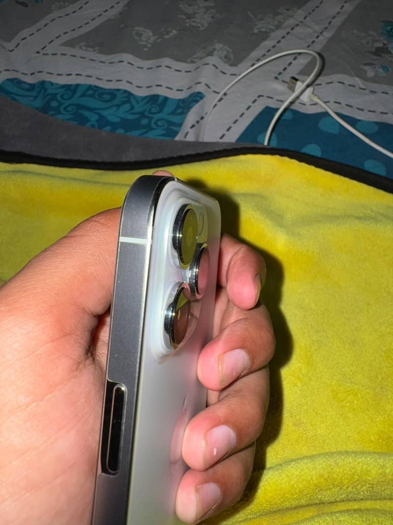 Apple iPhone 14 Pro 2