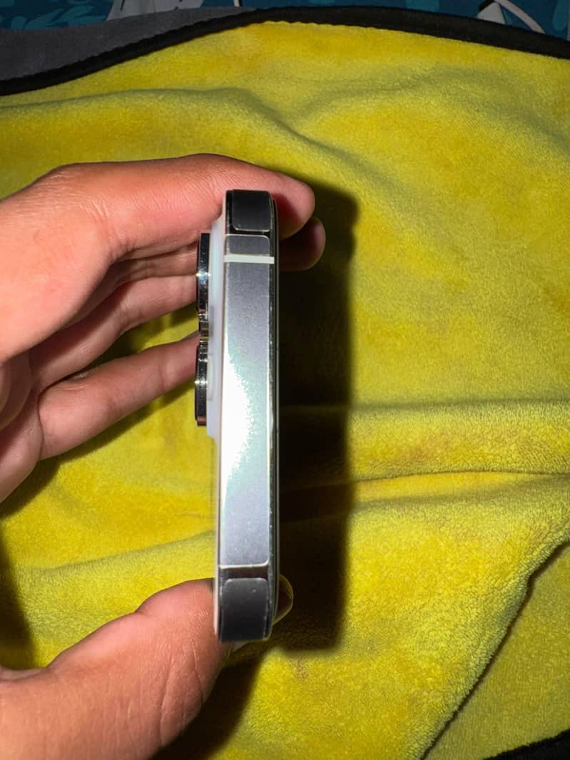 Apple iPhone 14 Pro 3