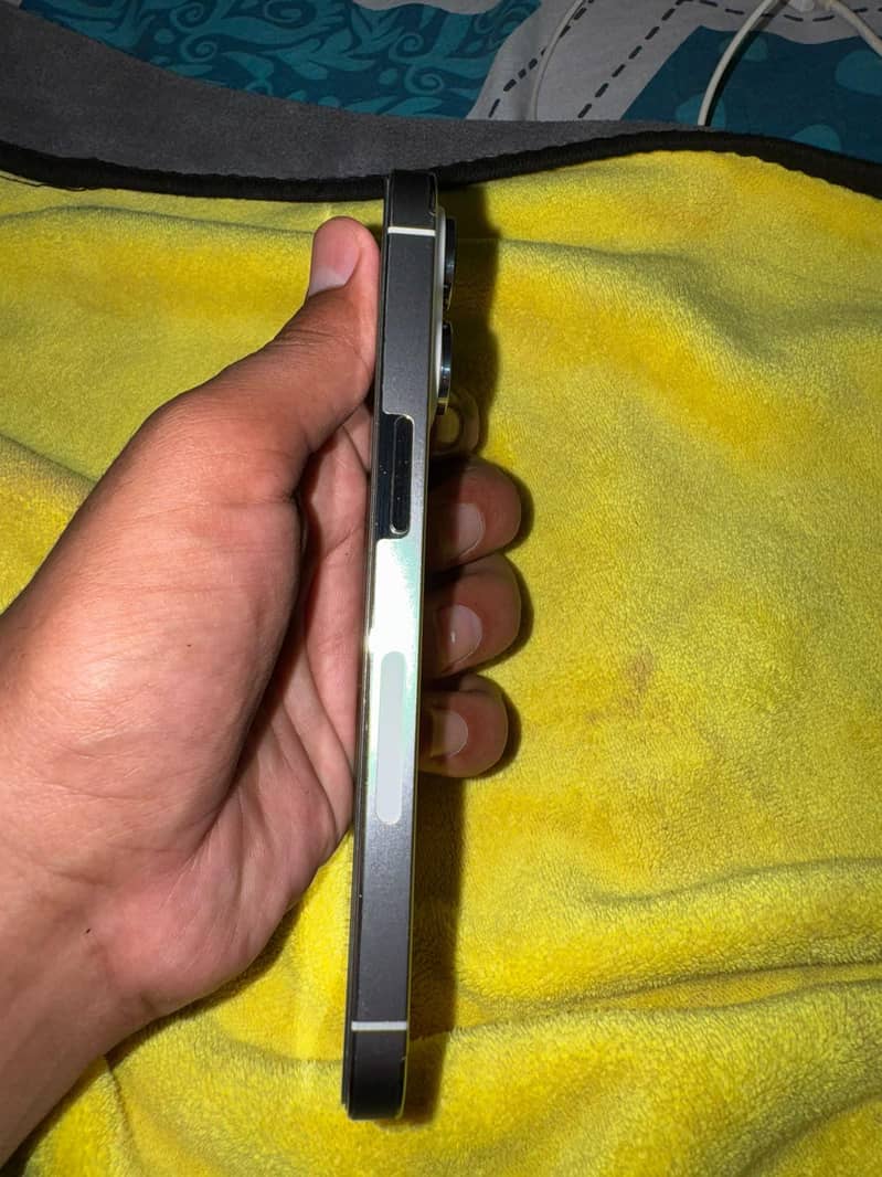 Apple iPhone 14 Pro 4