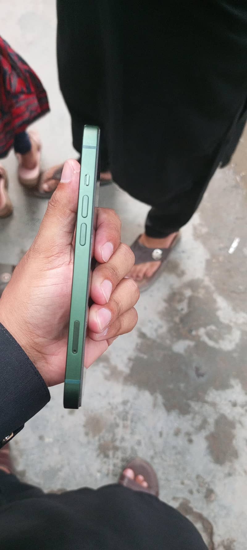 Apple iPhone 13 1