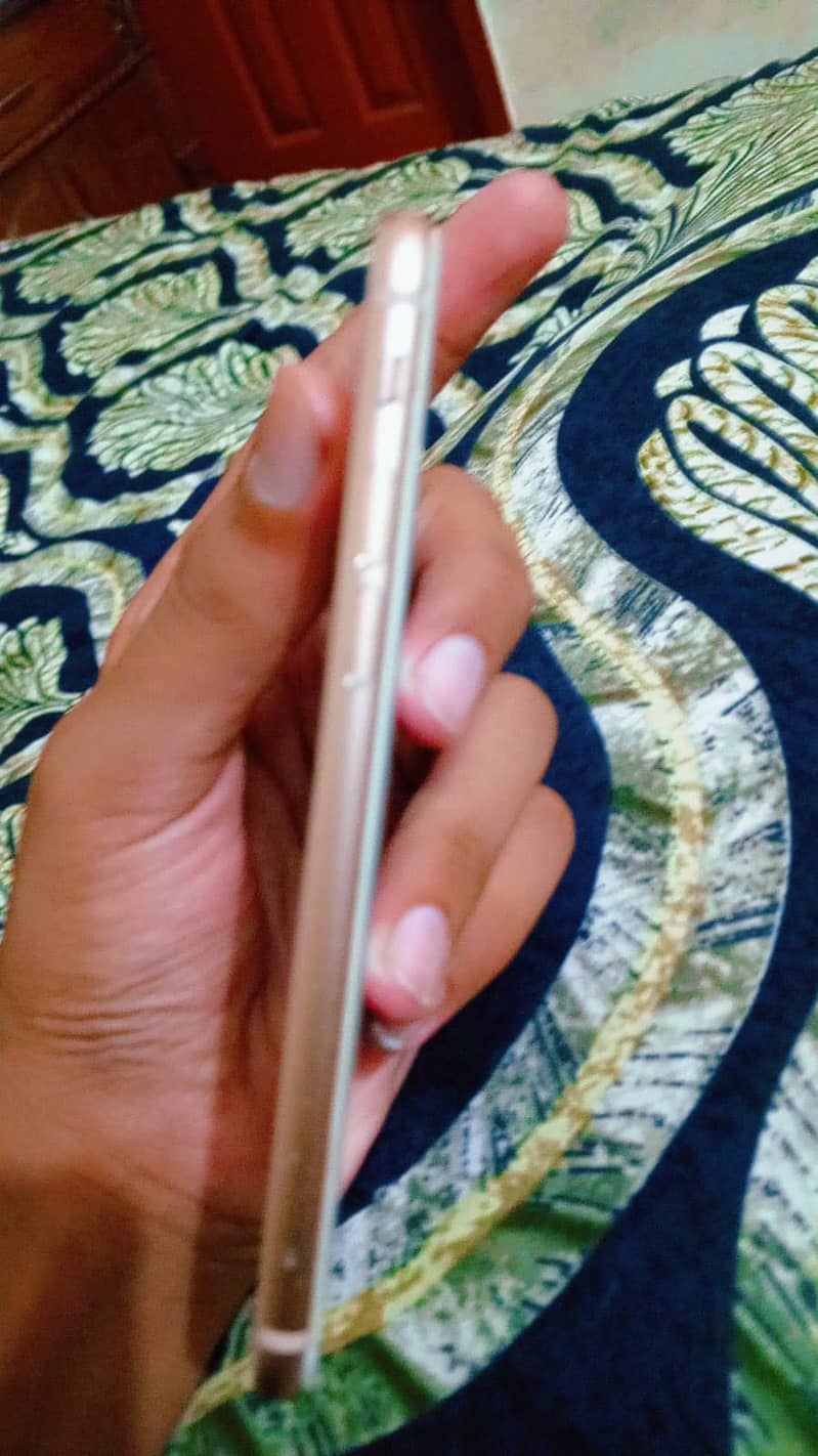 Apple iPhone 8 3