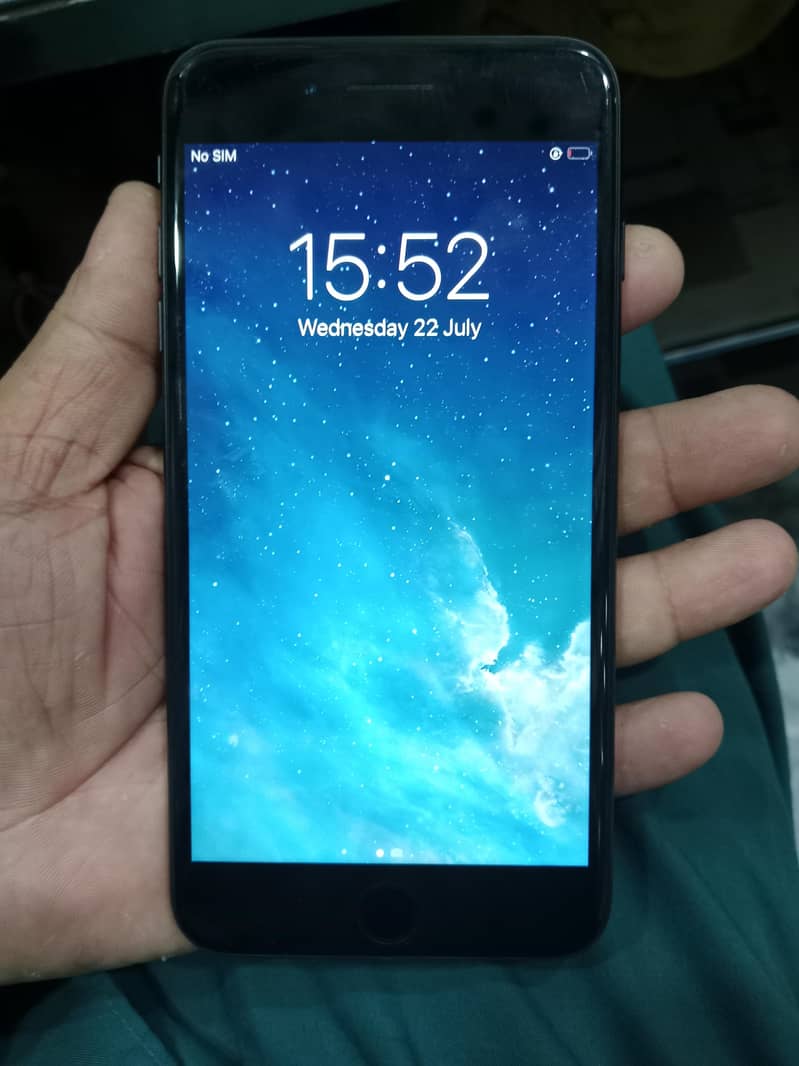 Apple iPhone 7 Plus 1