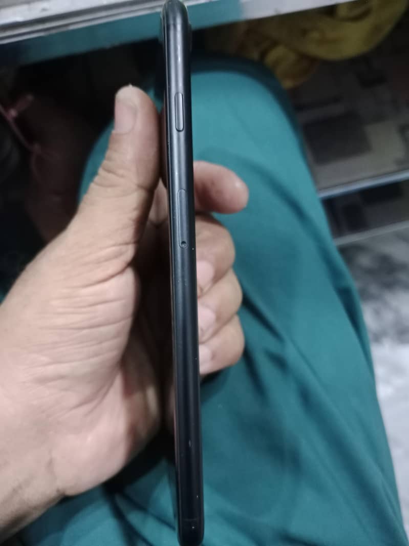 Apple iPhone 7 Plus 2