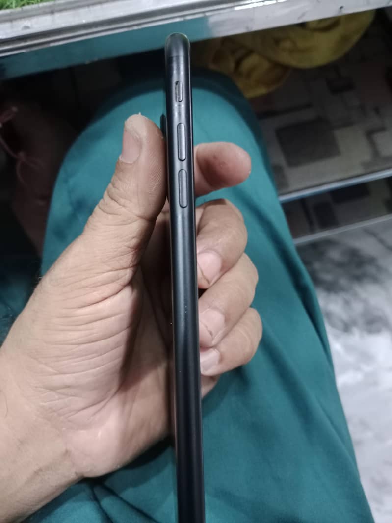 Apple iPhone 7 Plus 3