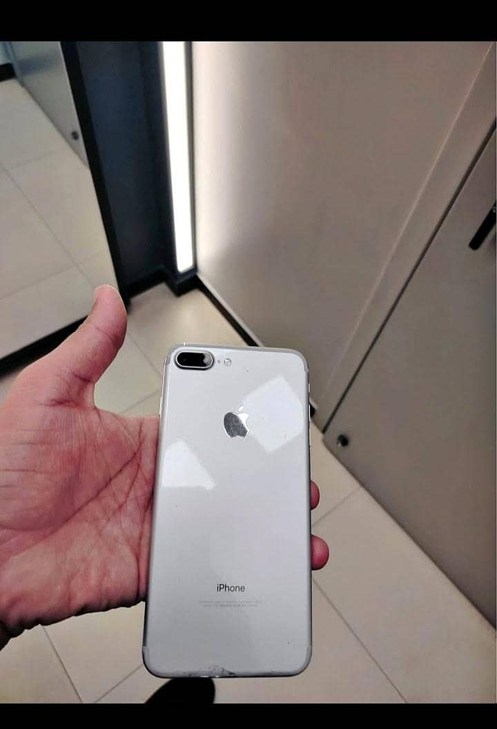 Apple iPhone 7 Plus 0