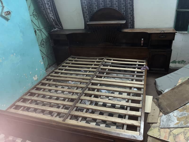 Old bed 0